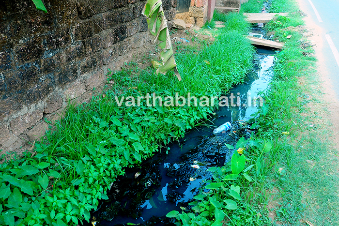 ಒಳಚರಂಡಿಯಲ್ಲಿ ಹರಿಯದ ಡ್ರೈನೇಜ್ ನೀರು : ಬಂಟ್ವಾಳ ಪರಿಸರವಿಡೀ ದುರ್ಗಂಧ !